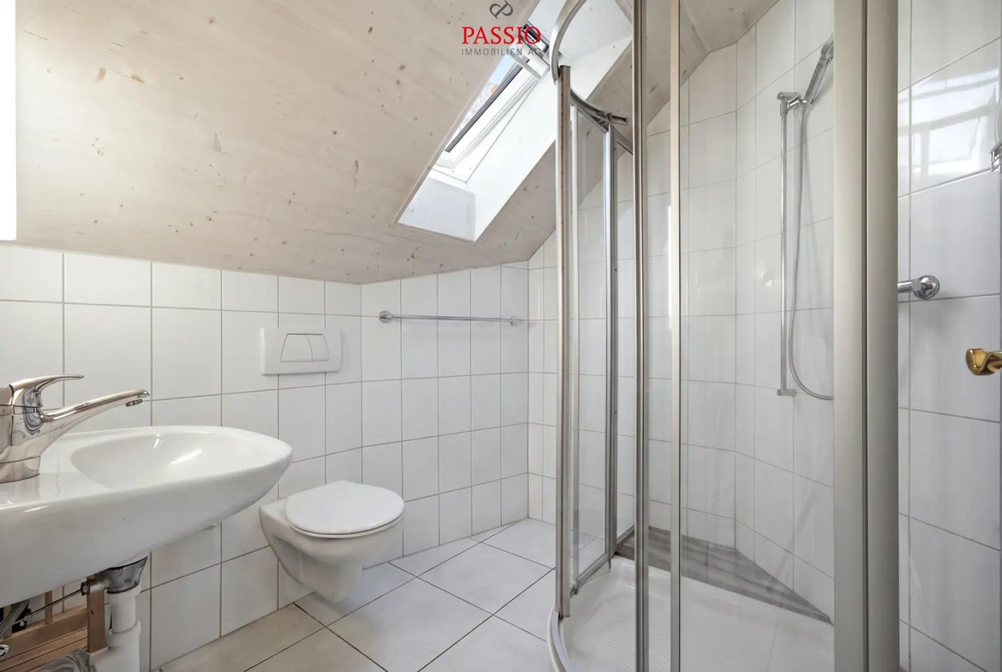 Villa con 9 camere e torre e giardino da sogno con piscina - Foto 18 di 47
