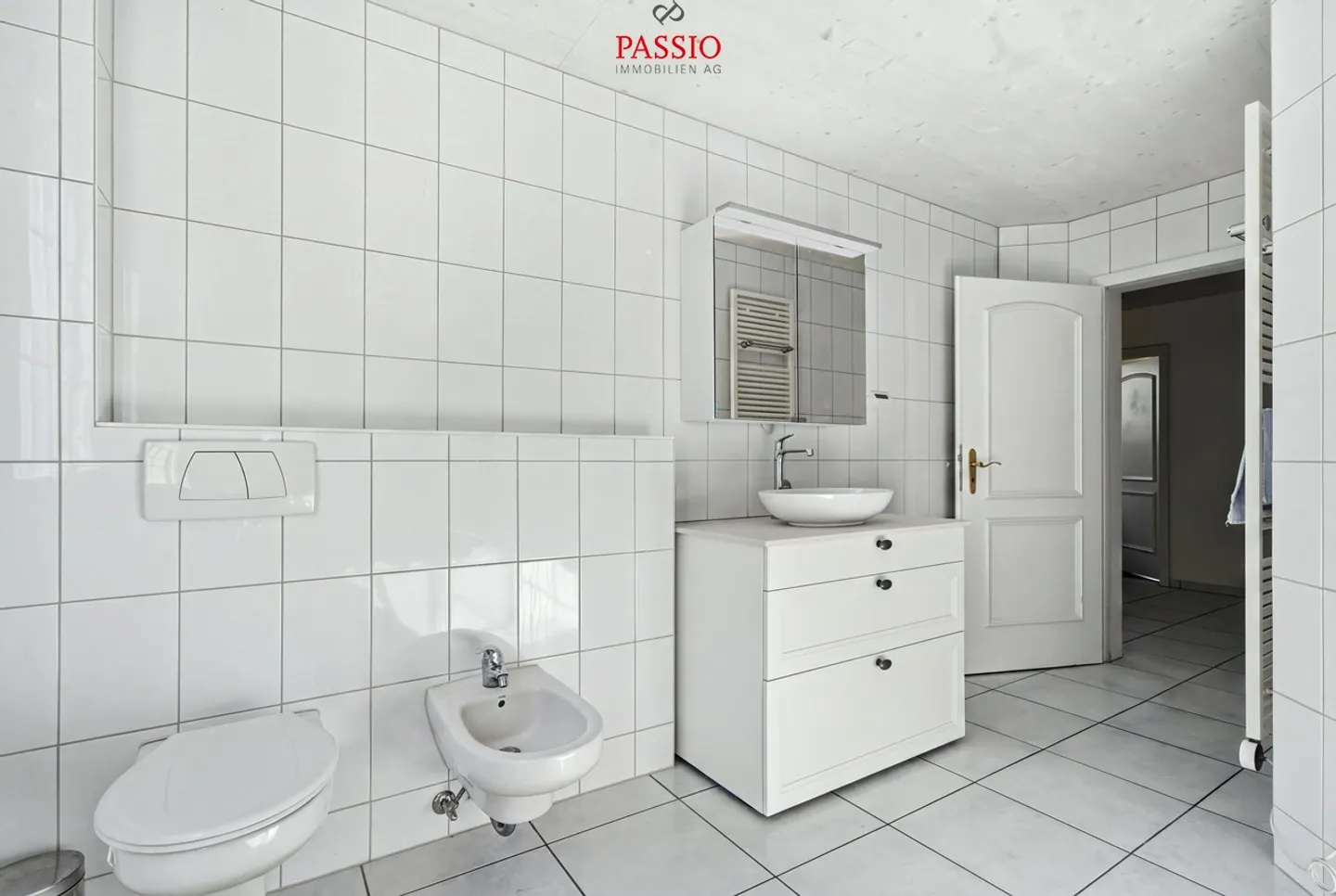 Villa con 9 camere e torre e giardino da sogno con piscina - Foto 20 di 47