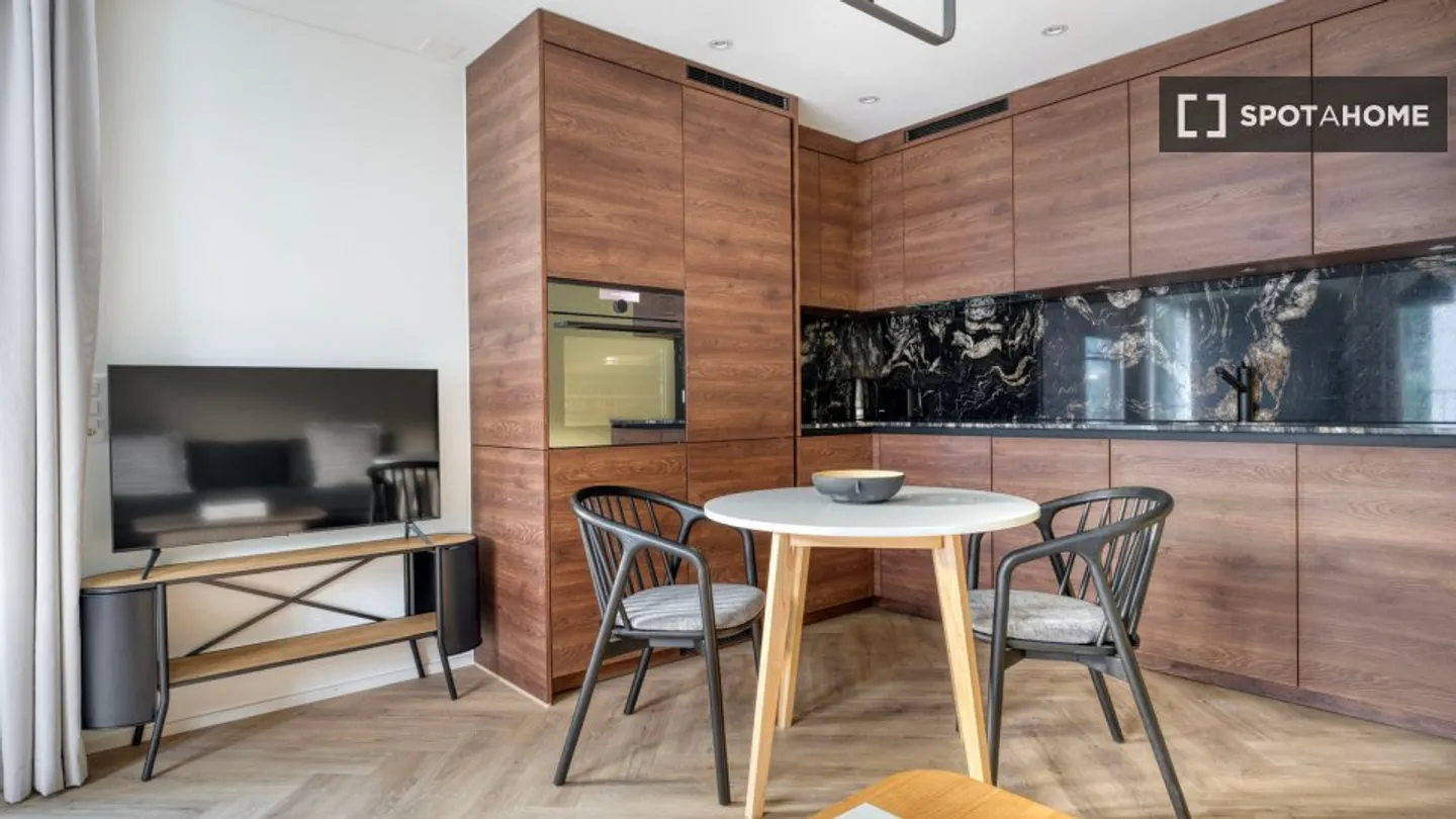 Discover, visit, and rent your new home online with complete confidence. - Photo 3 of 10