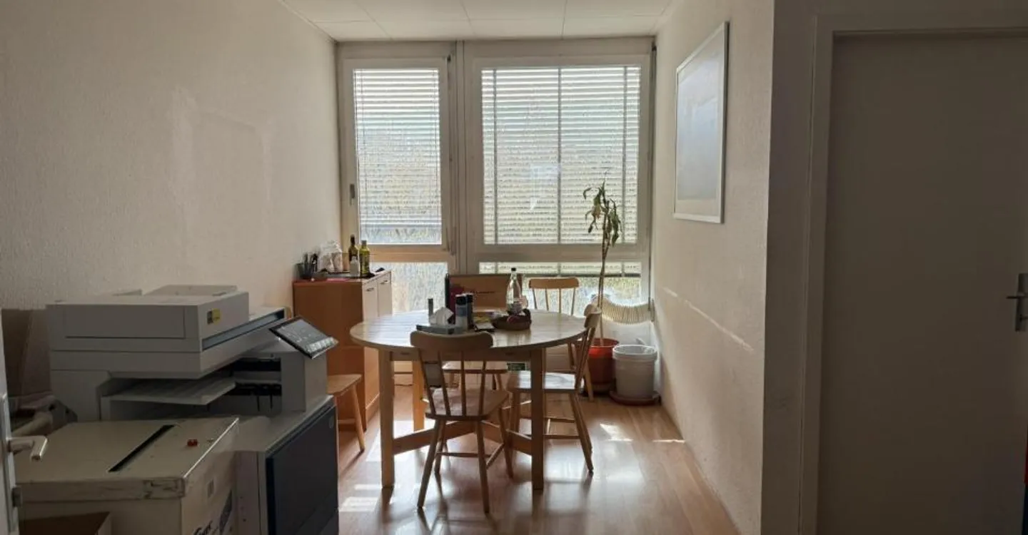 Commercial Space in PAV Area - Photo 3 of 4