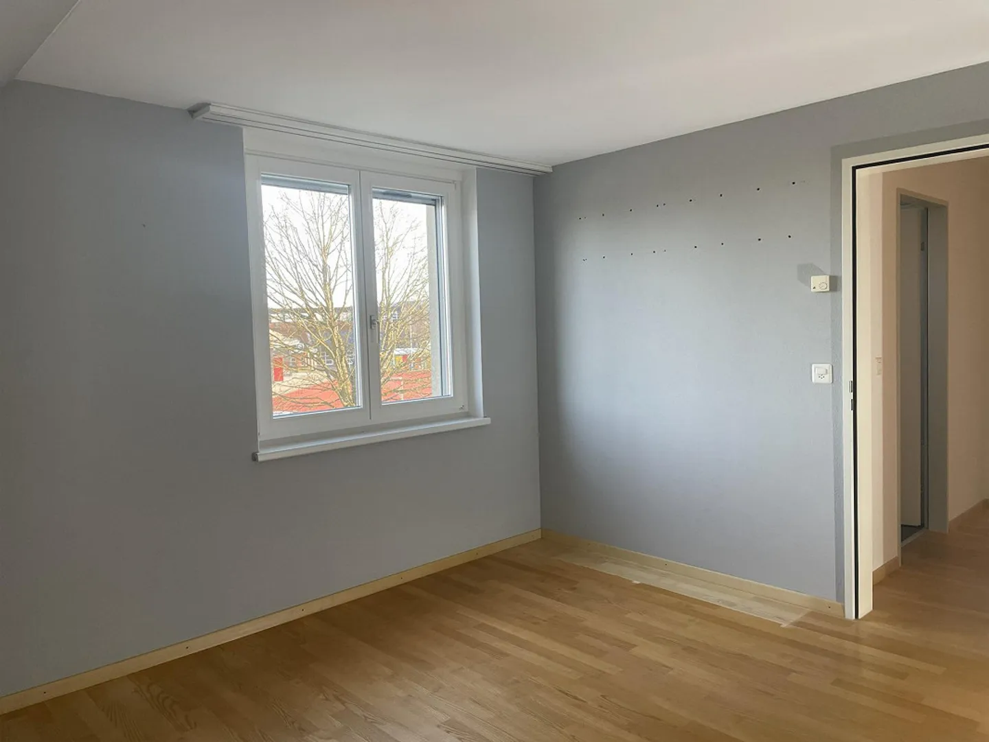 Ampio, tranquillo e molto soleggiato appartamento duplex di 4 1/2 stanze - Foto 6 di 19