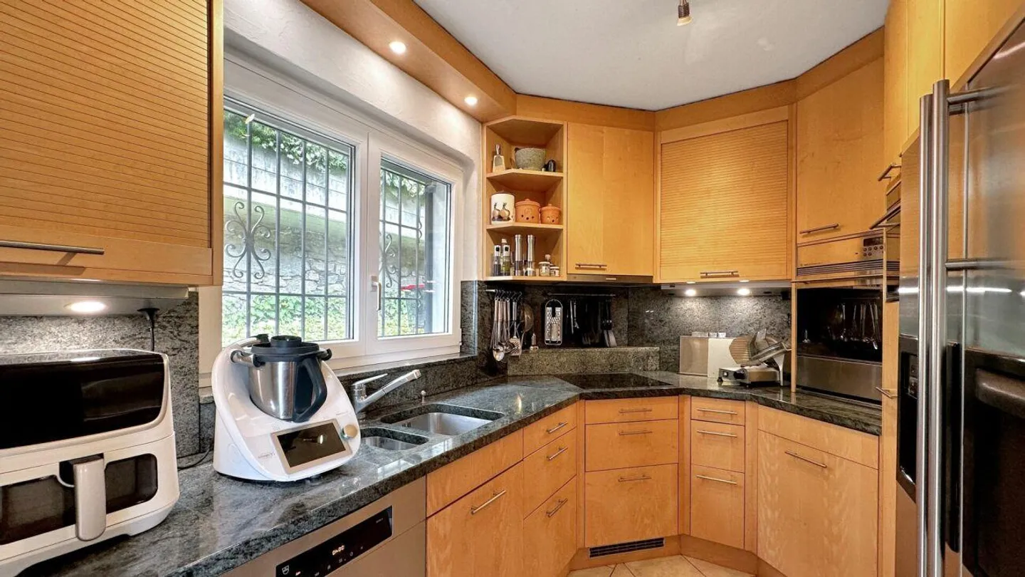 Brione sopra Minusio - Villa with 3 Apartments - Photo 7 of 21