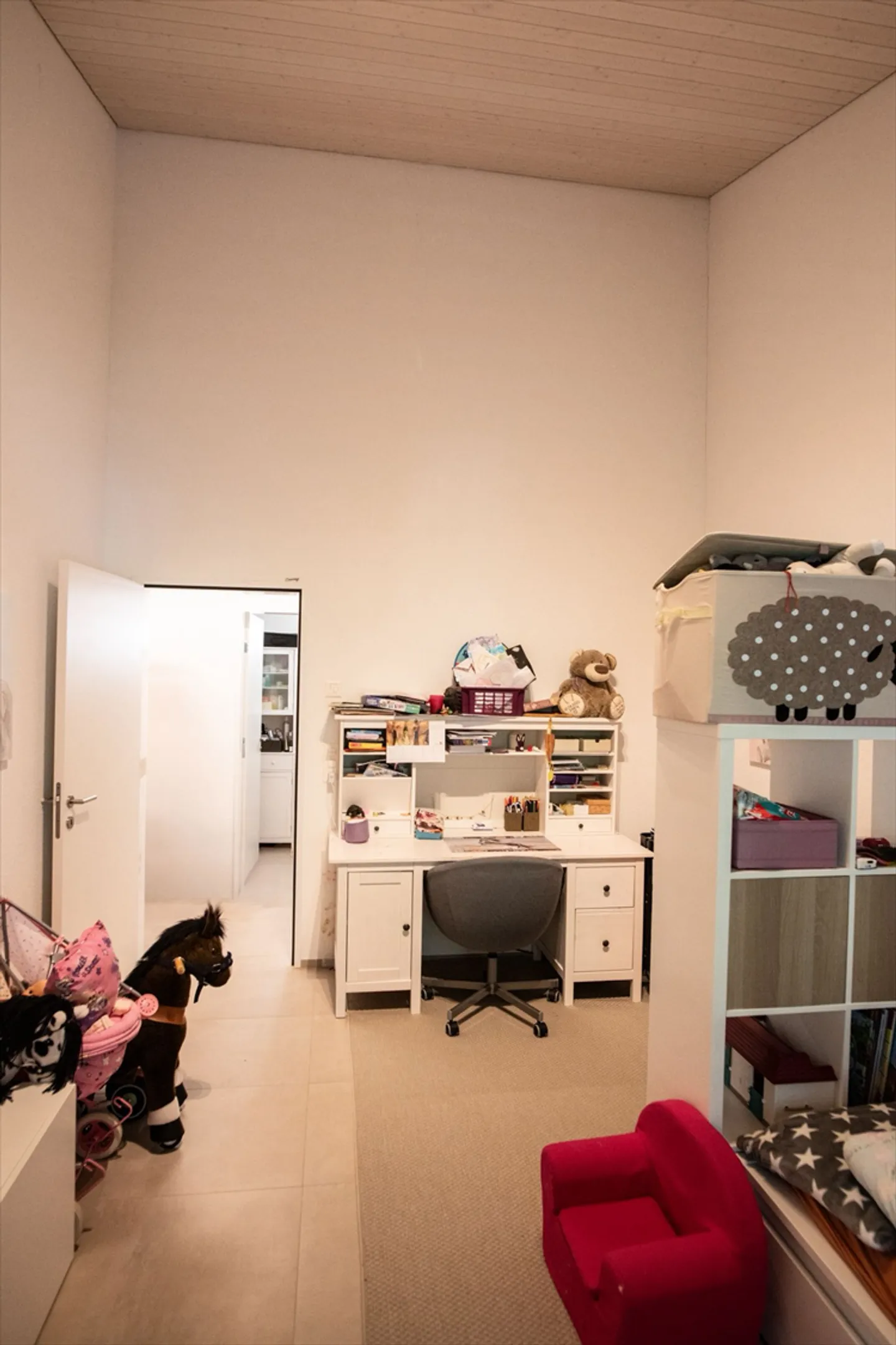 Charmante 4.5-Zimmer Maisonette-Wohnung mit Balkon in Schwanden GL - Foto 7 von 12