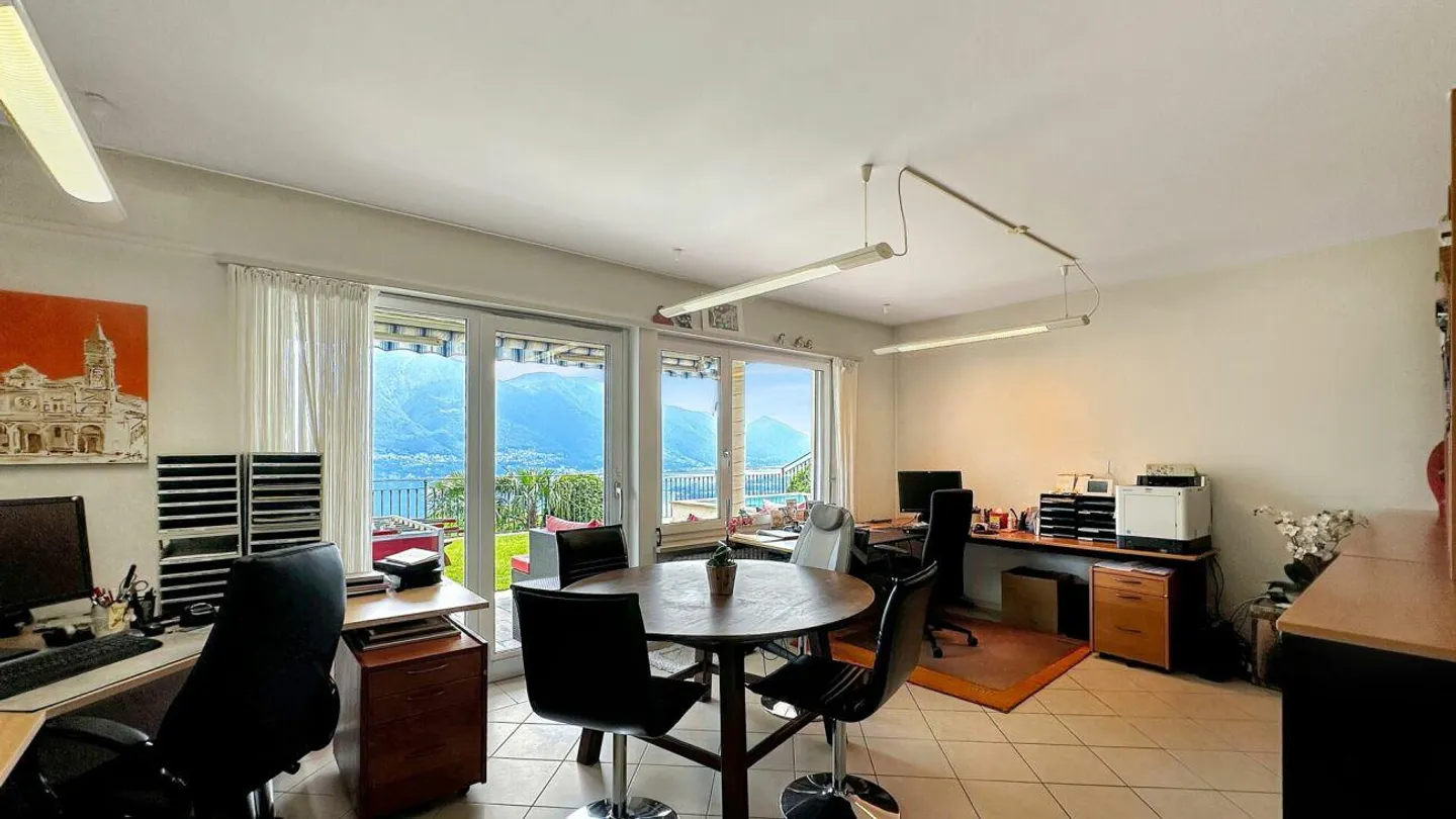 Brione sopra Minusio - Villa with 3 Apartments - Photo 15 of 21