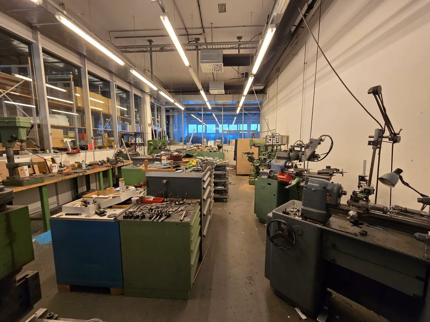 Handwerkshalle 941m2 mit Büros - Nähe Autobahn/Bahnhof - Foto 6 von 10