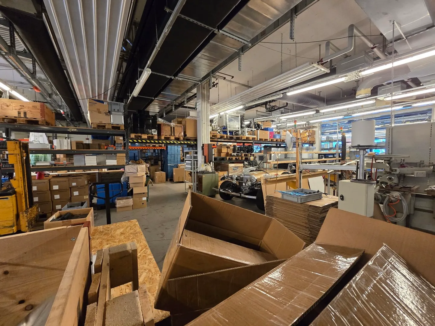 Handwerkshalle 941m2 mit Büros - Nähe Autobahn/Bahnhof - Foto 8 von 10
