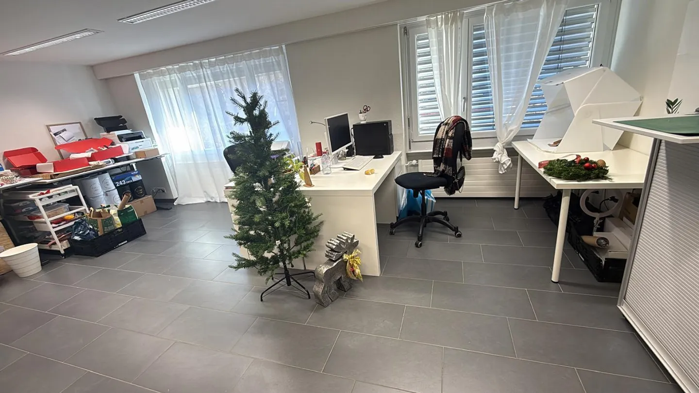 Spazio ufficio attraente (40 m²) - Foto 2 di 3