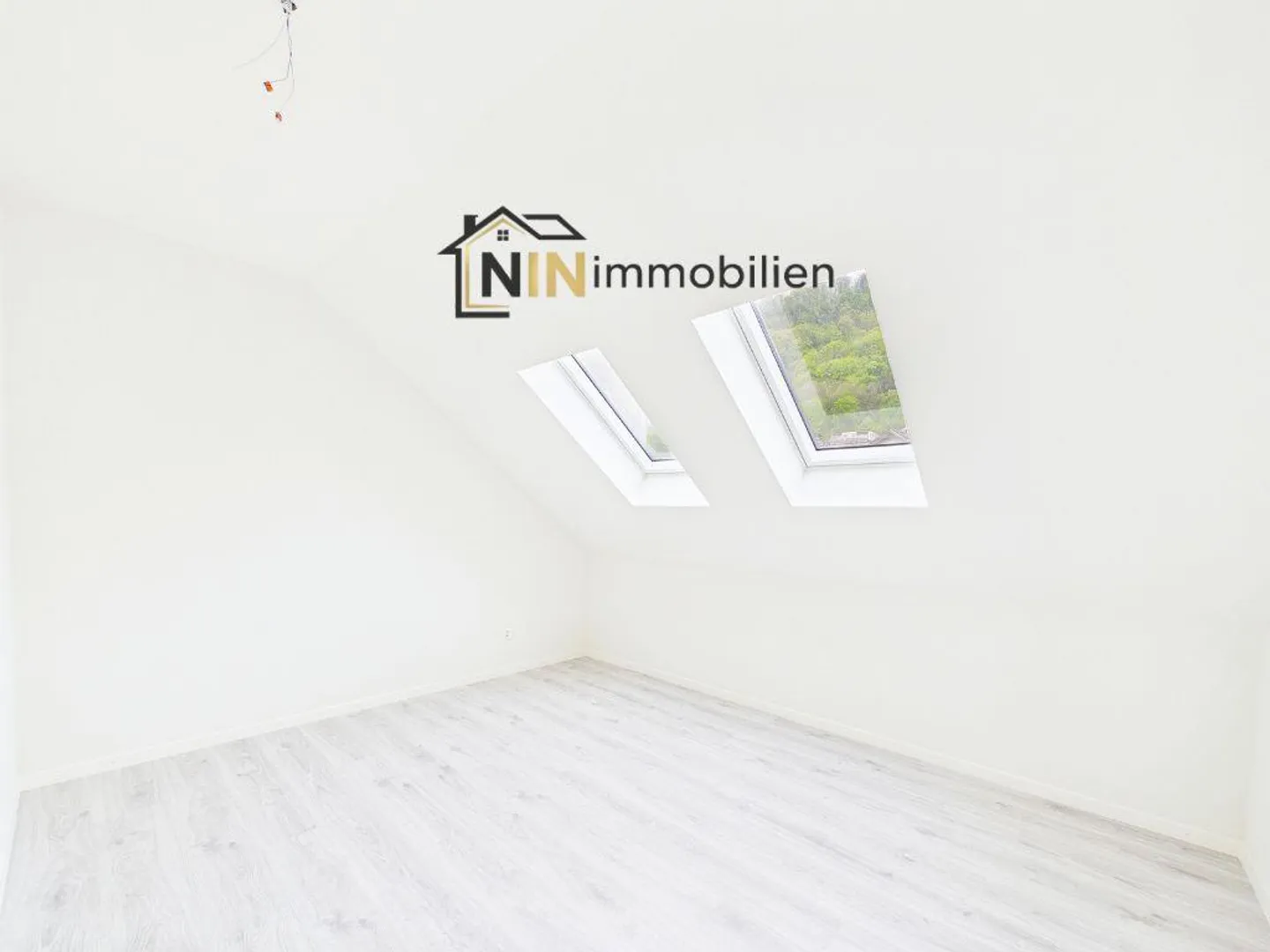 Moderne Maisonette mit Galerie - Foto 3 von 8