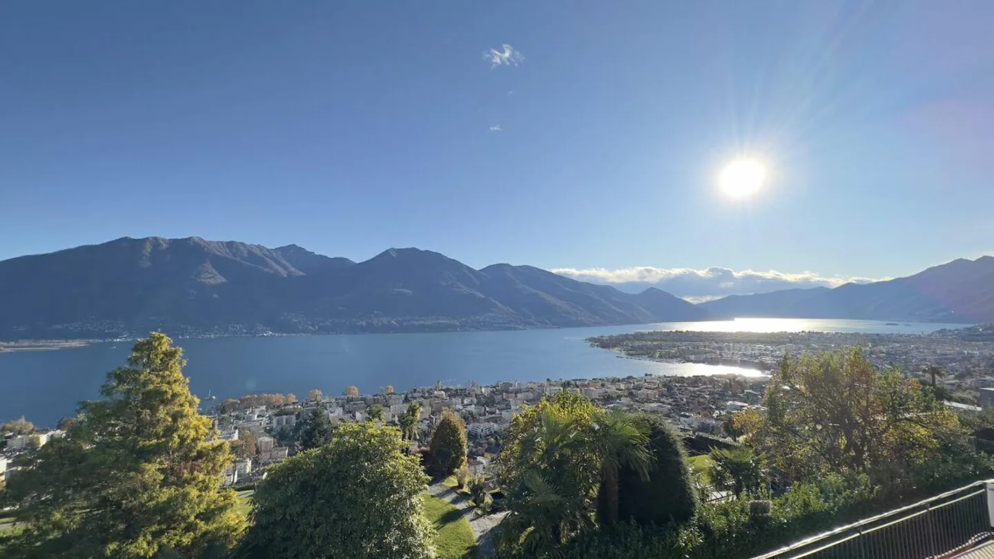 Brione sopra Minusio - Villa with 3 Apartments - Photo 20 of 21