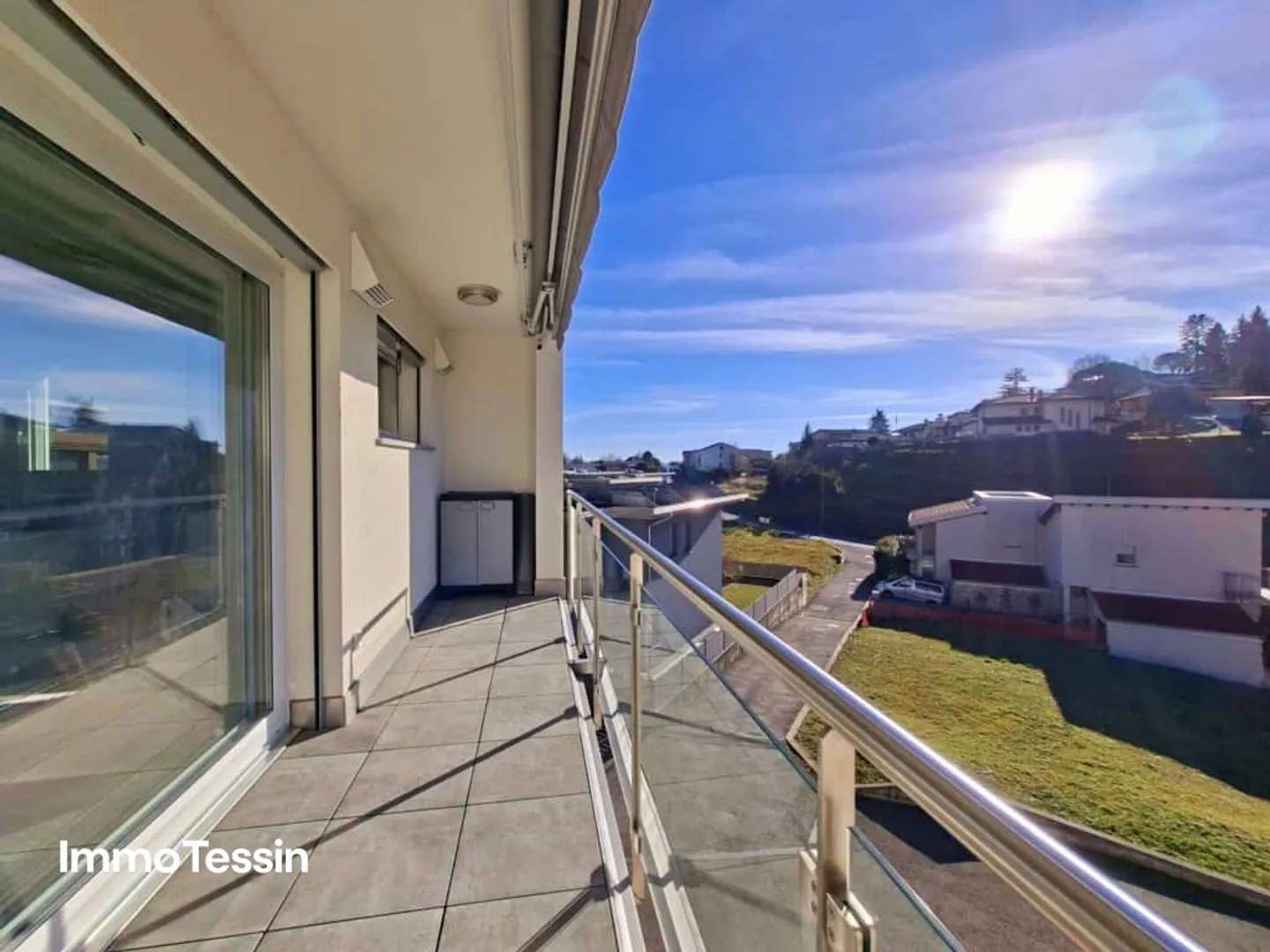 PREZZO TOP: Bellissimo e luminoso appartamento in un piccolo complesso residenziale con sole 4 unità in una posizione tranquilla a Mendrisiotto - Foto 1 di 13