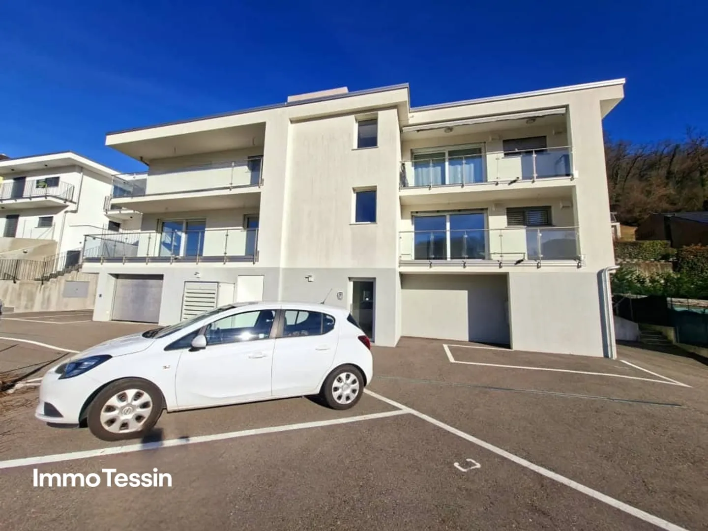 PREZZO TOP: Bellissimo e luminoso appartamento in un piccolo complesso residenziale con sole 4 unità in una posizione tranquilla a Mendrisiotto - Foto 3 di 13