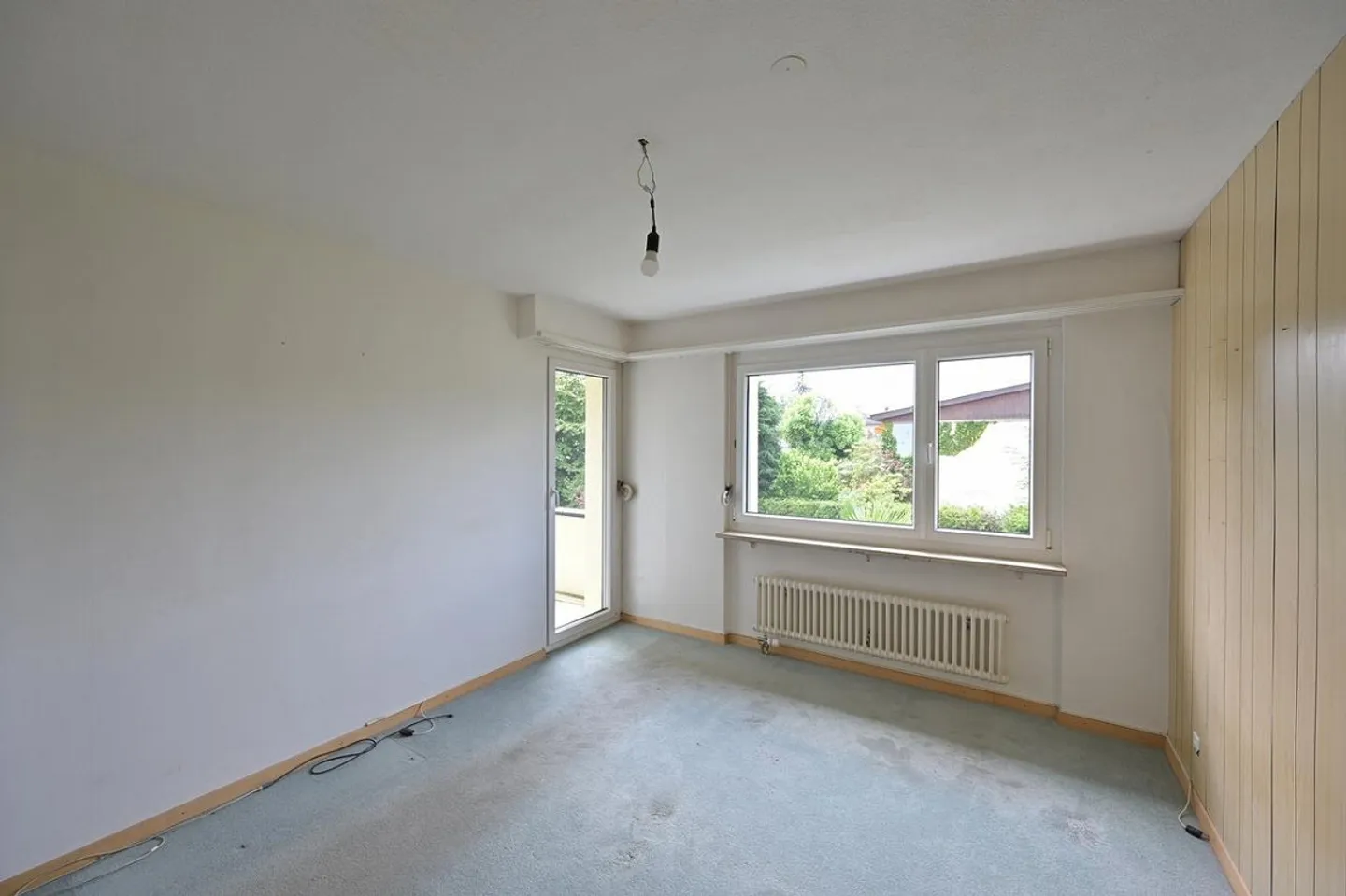 Family Paradise with Large Garden and Garage - Photo 9 of 12