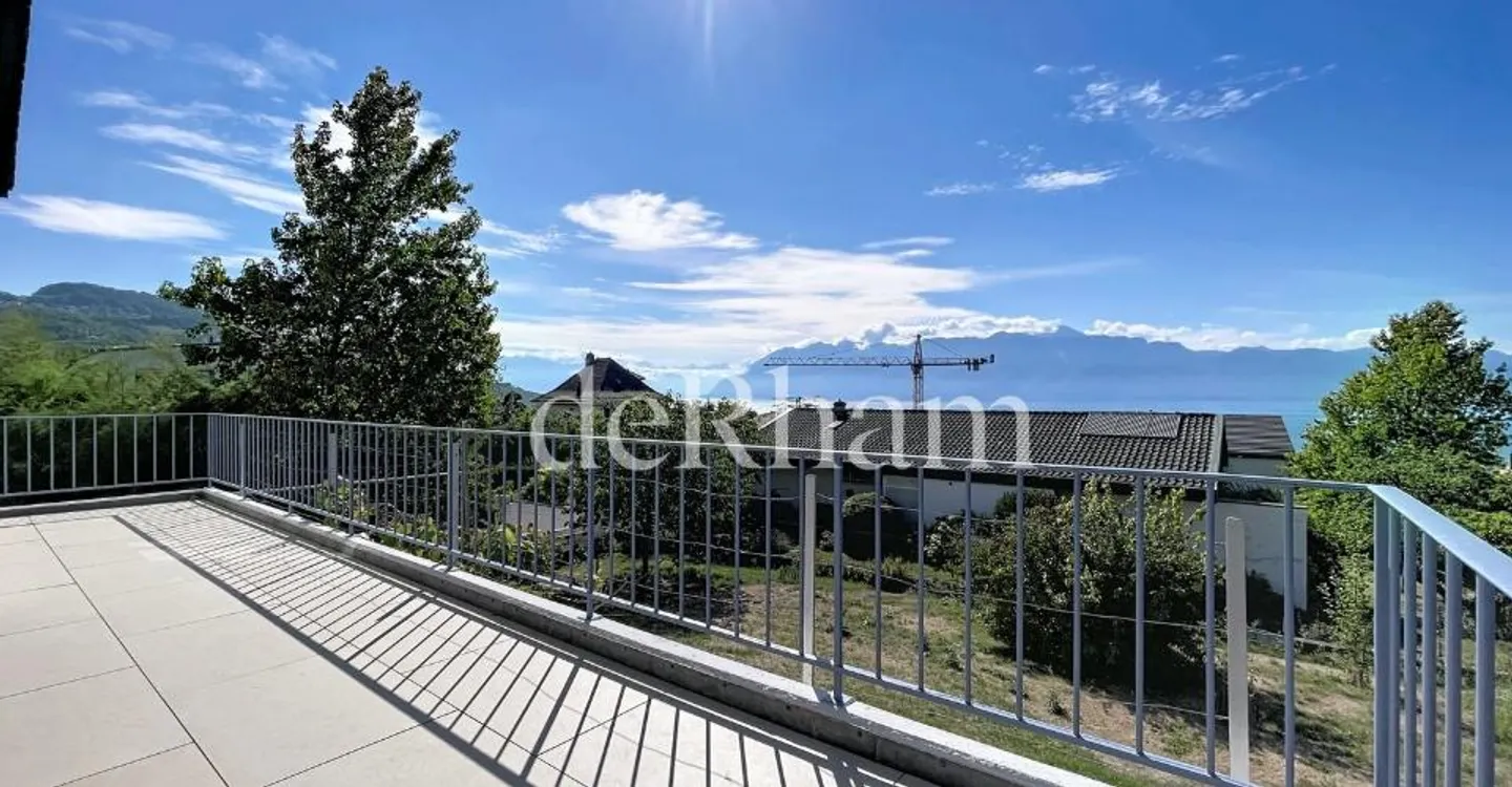 Lutry - superb renovated villa with panoramic lake view! - Photo 1 of 13