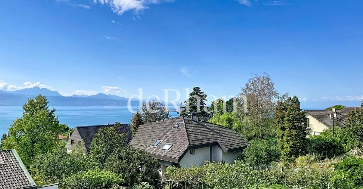 Lutry - superb renovated villa with panoramic lake view! - Photo 2 of 13