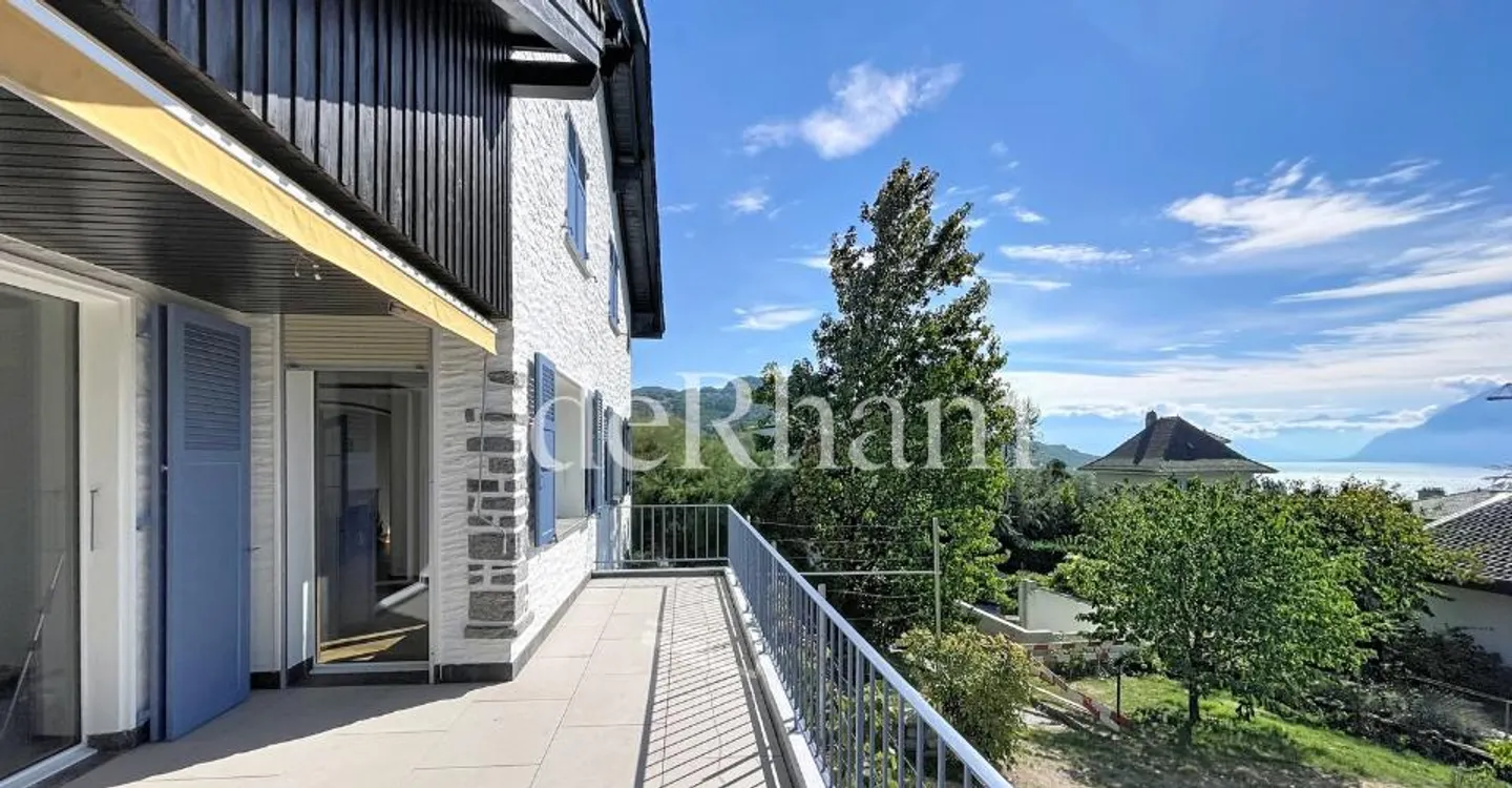 Lutry - superb renovated villa with panoramic lake view! - Photo 11 of 13