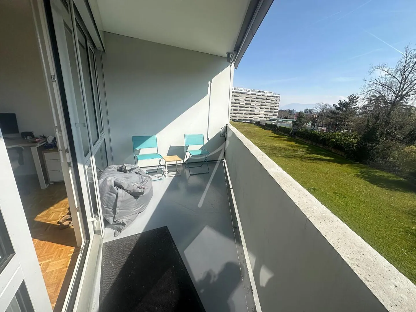 Bright 4-room apartment in ONEX (Rue des Bossons) - Photo 7 of 9