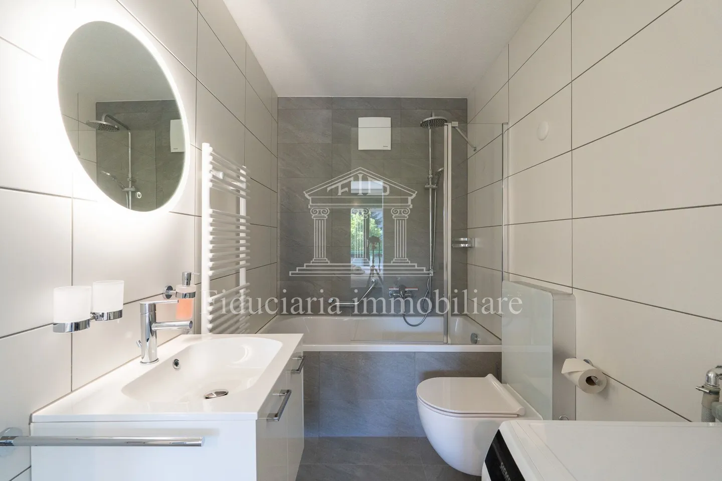 LOCARNO - Bright, recently renovated 3-room apartment with large terrace - Photo 10 of 11