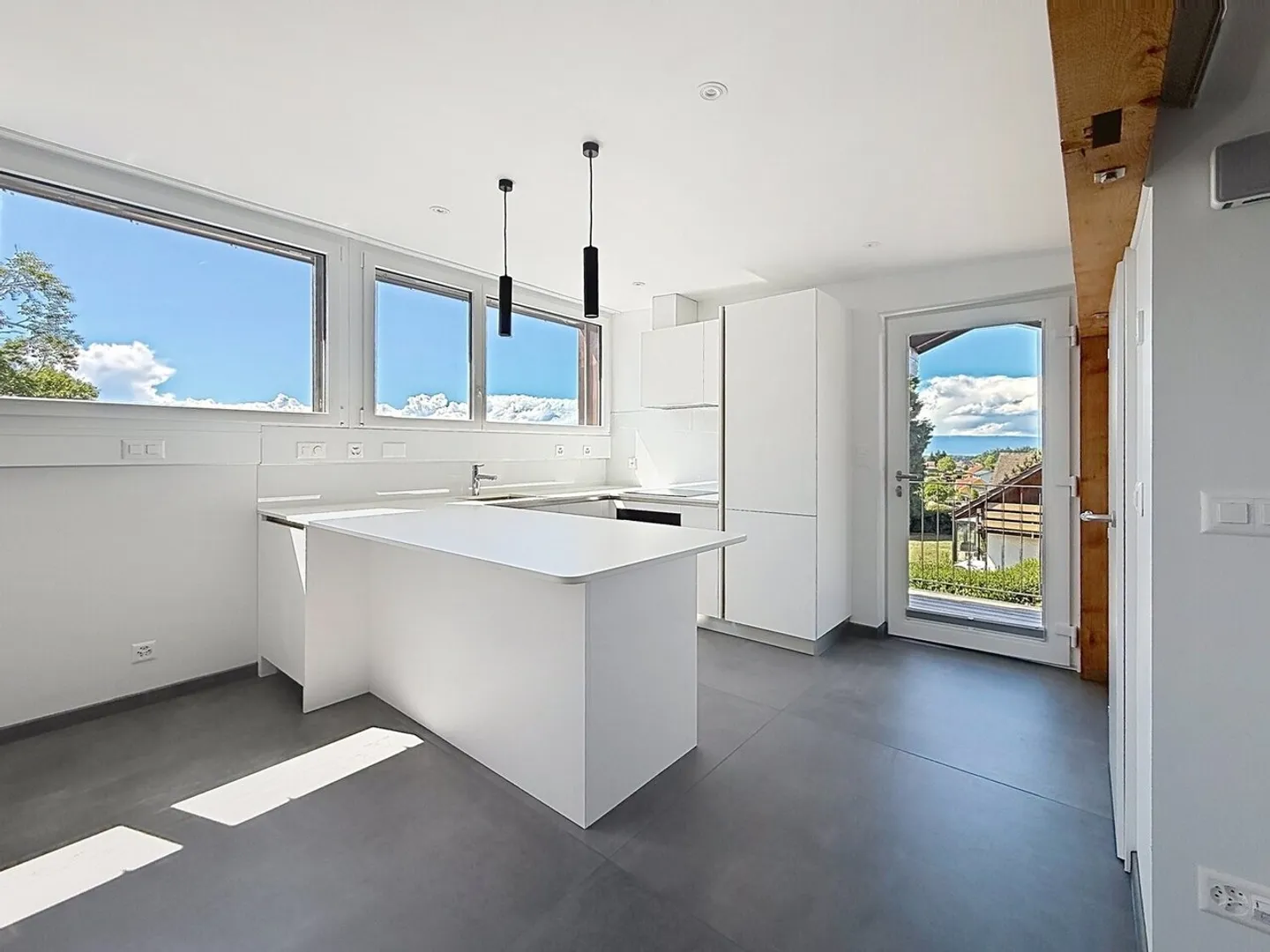 Charmantes Mini-Loft mit Waldblick - Foto 1 von 10