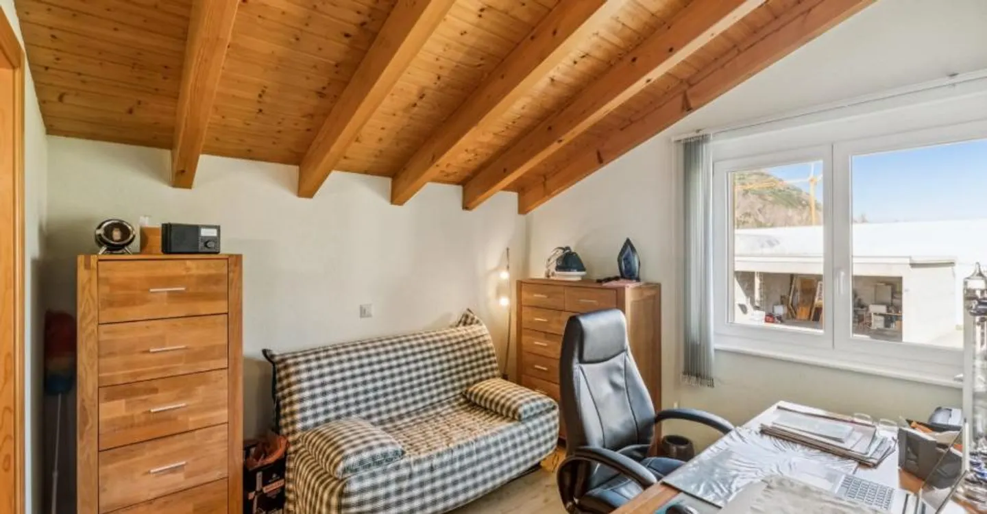 Villa indipendente con ampio terreno in un ambiente tranquillo - Foto 9 di 13