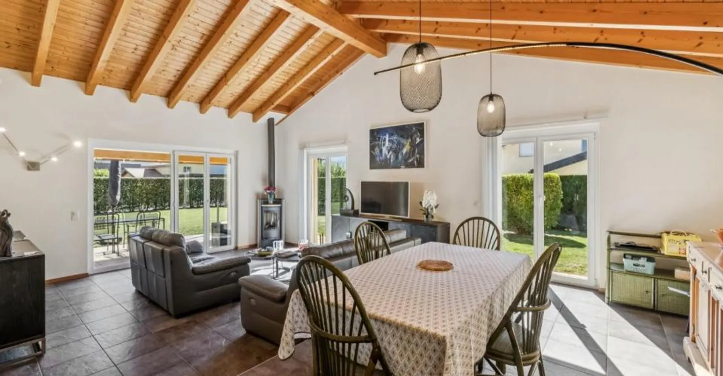 Villa indipendente con ampio terreno in un ambiente tranquillo - Foto 10 di 13