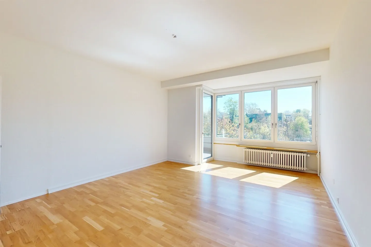Quiet Family Apartment in Central Location - Photo 3 of 7