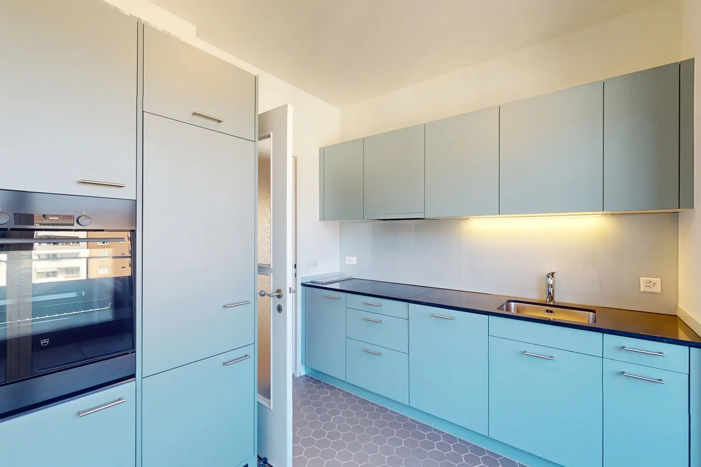 Quiet Family Apartment in Central Location - Photo 5 of 7