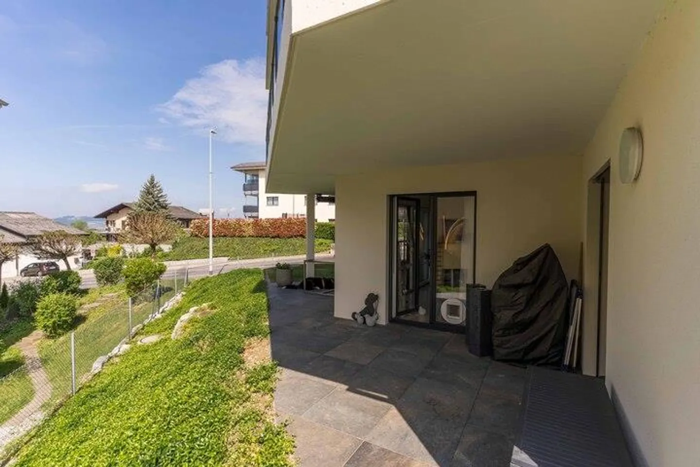 Appartamento giardino elegante con ampio spazio esterno - Foto 6 di 8