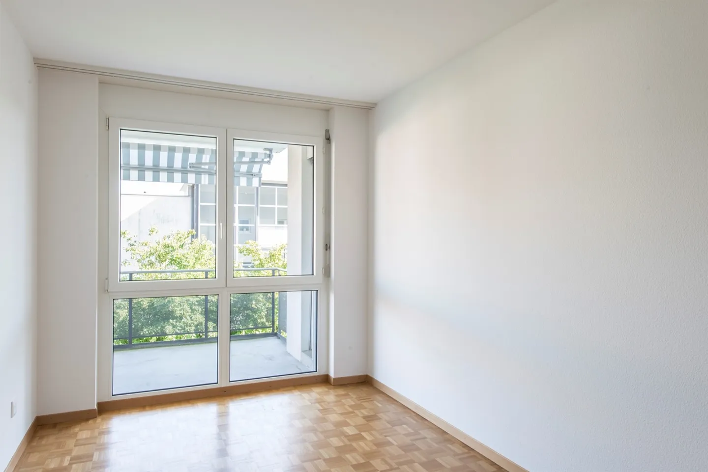 Light-flooded ground floor apartment with garden seating area. - Photo 8 of 9
