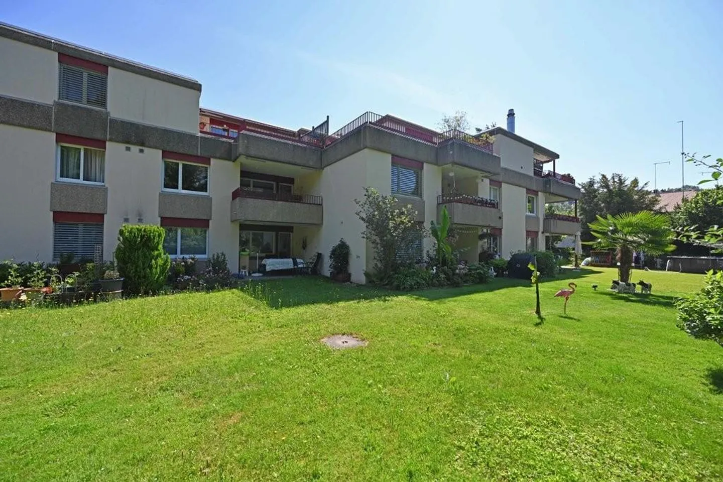 Appartement spacieux avec vue sur la verdure - Photo 1 sur 7