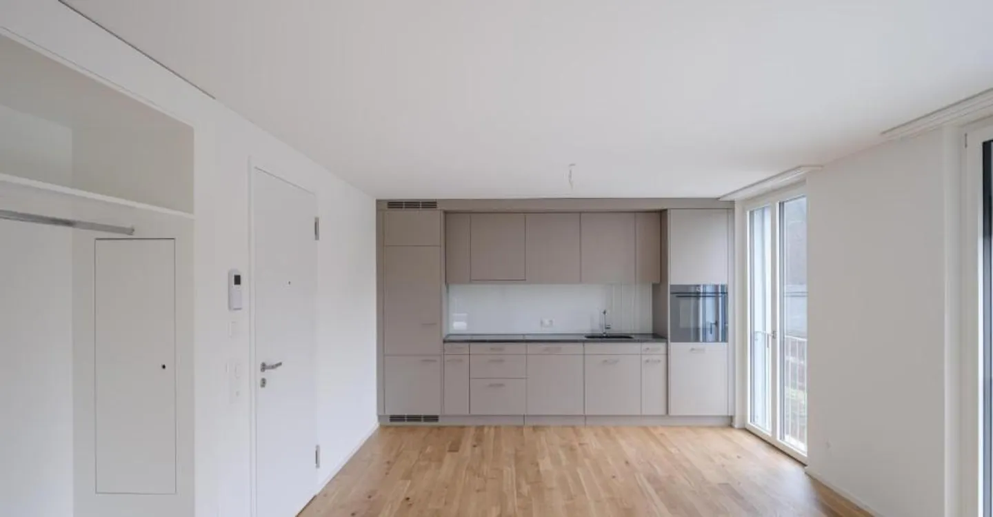 Modern Living with Terrace and View of Nature – 1.5-Room Apartment - Photo 1 of 4