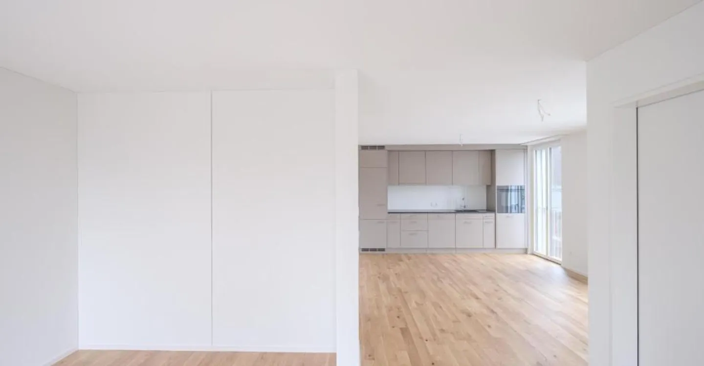 Modern Living with Terrace and View of Nature – 1.5-Room Apartment - Photo 3 of 4
