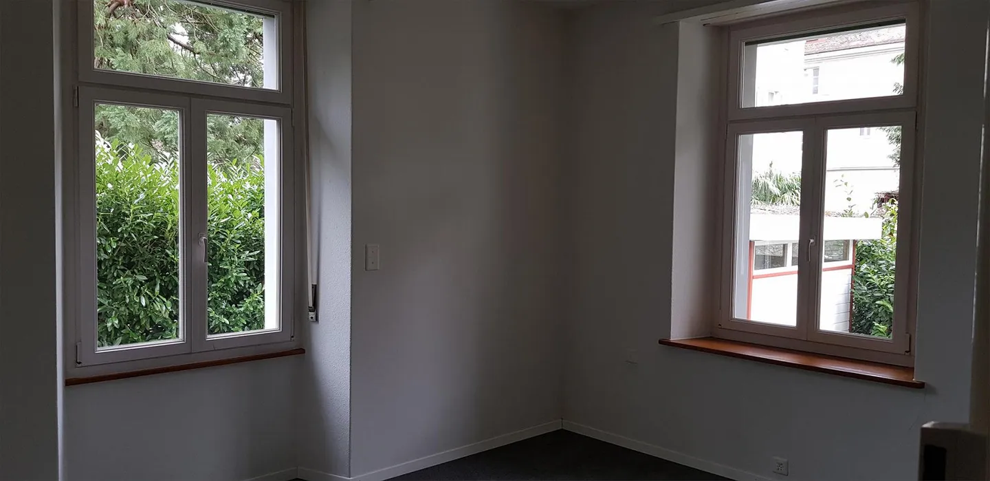 2 Office/Commercial Rooms in Rorschach Center - Photo 2 of 6