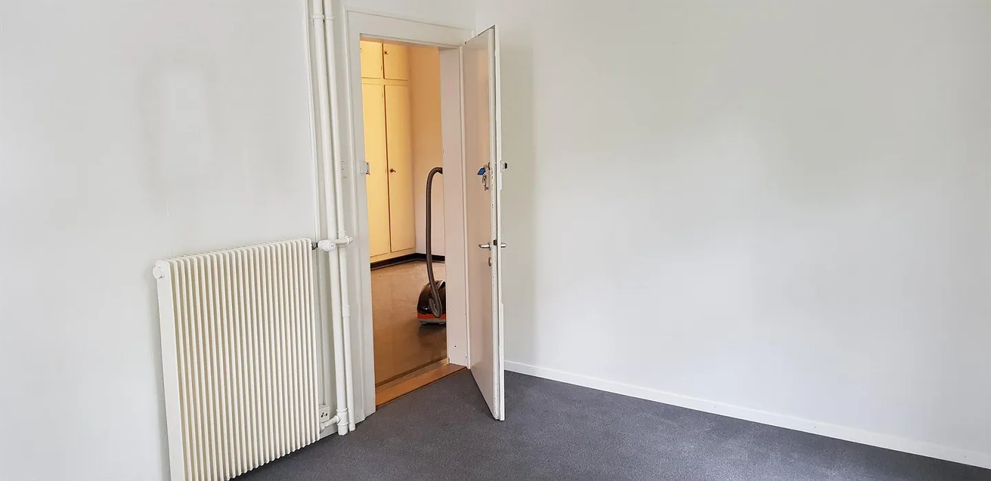 2 Office/Commercial Rooms in Rorschach Center - Photo 4 of 6