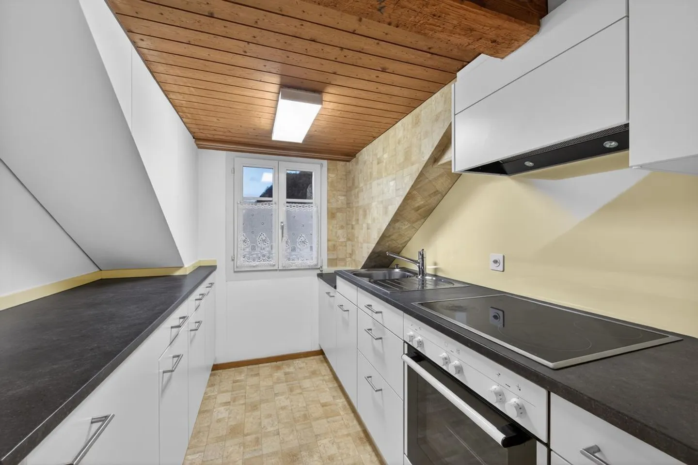 Propriété d'investissement près du lac avec des perspectives d'avenir attrayantes - Photo 10 sur 13