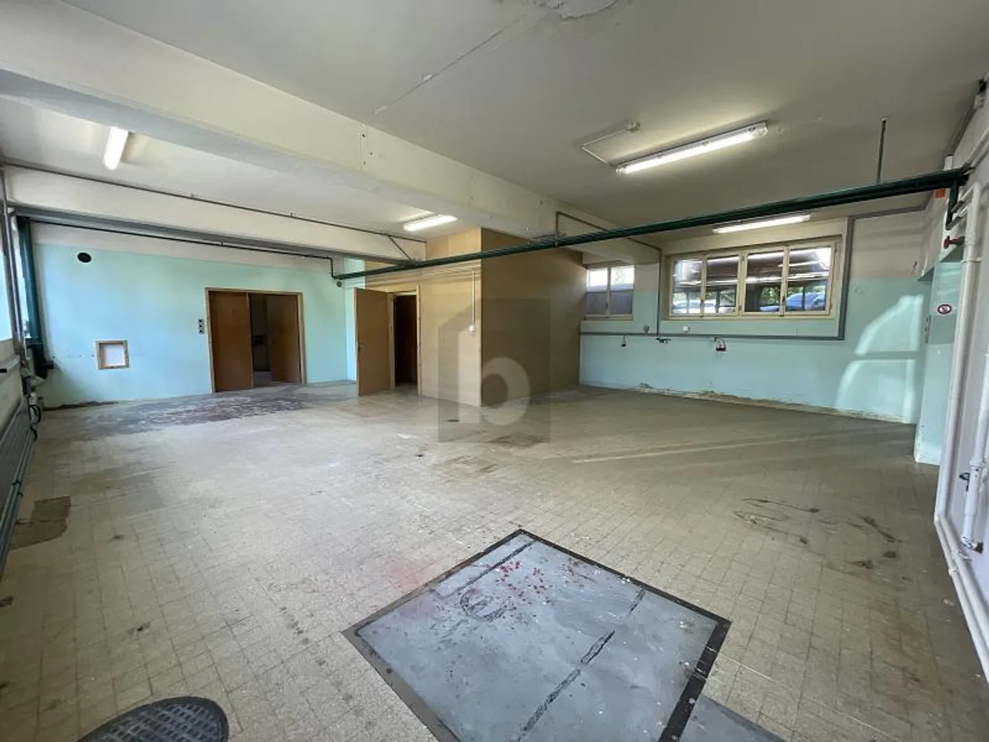 Workshop for rent - Photo 3 of 6