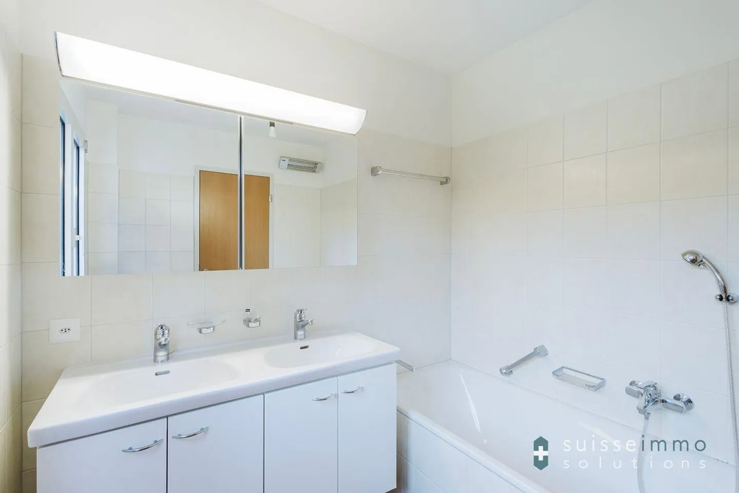 Geräumige Wohnung mit Garten in begehrter Lage - Foto 8 von 13