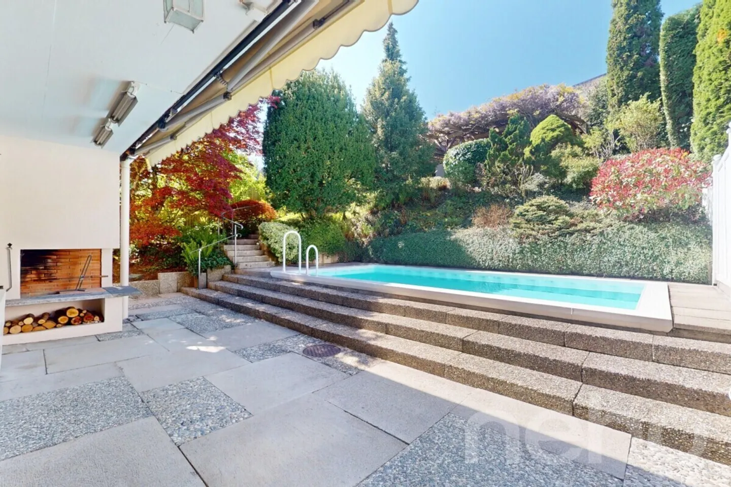 Casa bifamiliare di 6,5 stanze con bellissimo giardino e piscina - Foto 3 di 13