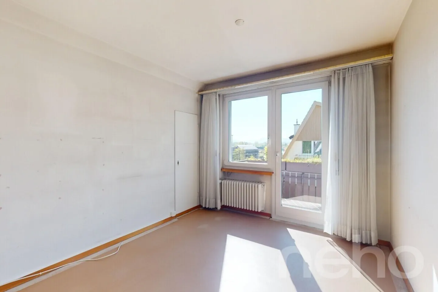 Casa bifamiliare di 6,5 stanze con bellissimo giardino e piscina - Foto 9 di 13