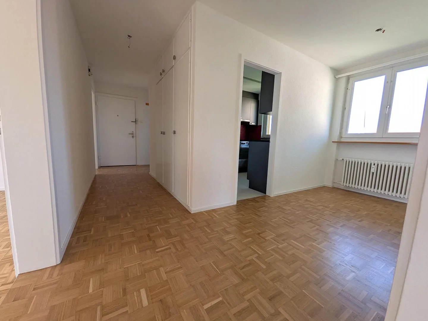 Grand appartement de 5.5 pièces dans un endroit calme - Photo 2 sur 13