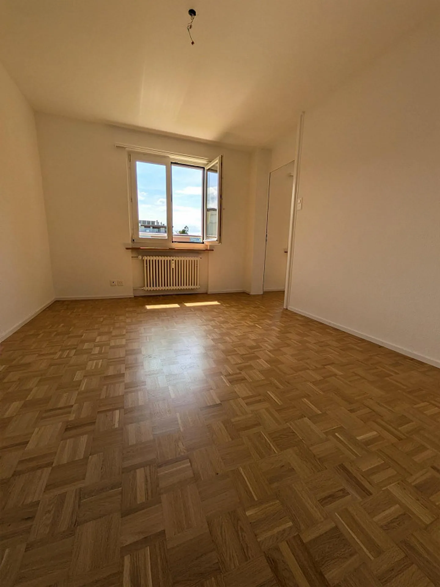 Grand appartement de 5.5 pièces dans un endroit calme - Photo 6 sur 13