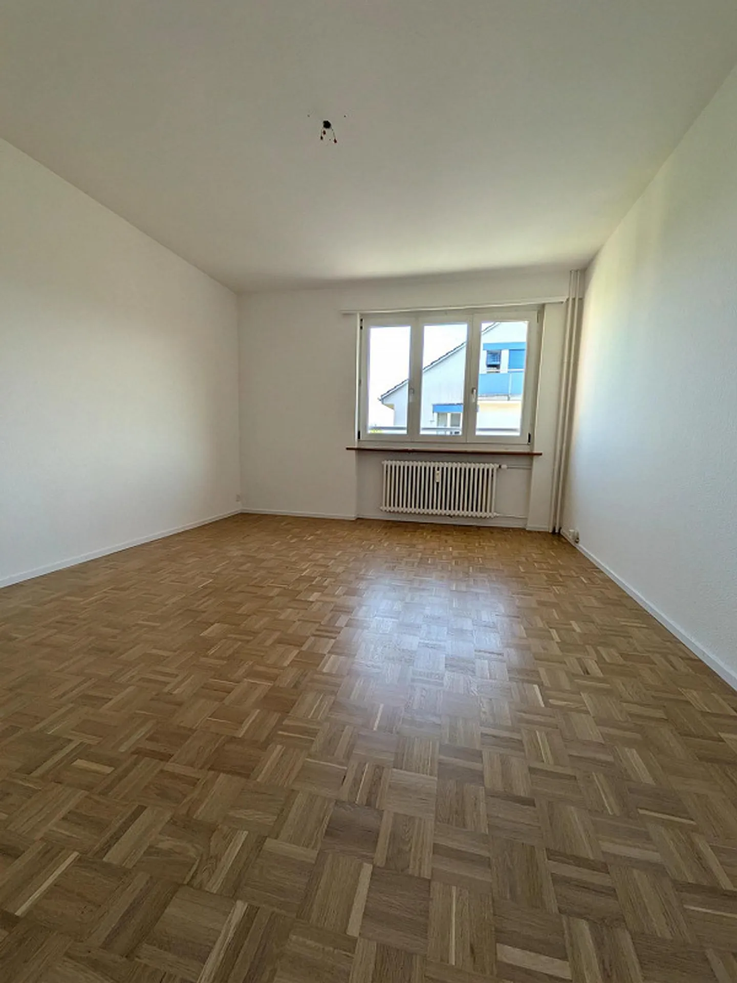 Grand appartement de 5.5 pièces dans un endroit calme - Photo 8 sur 13