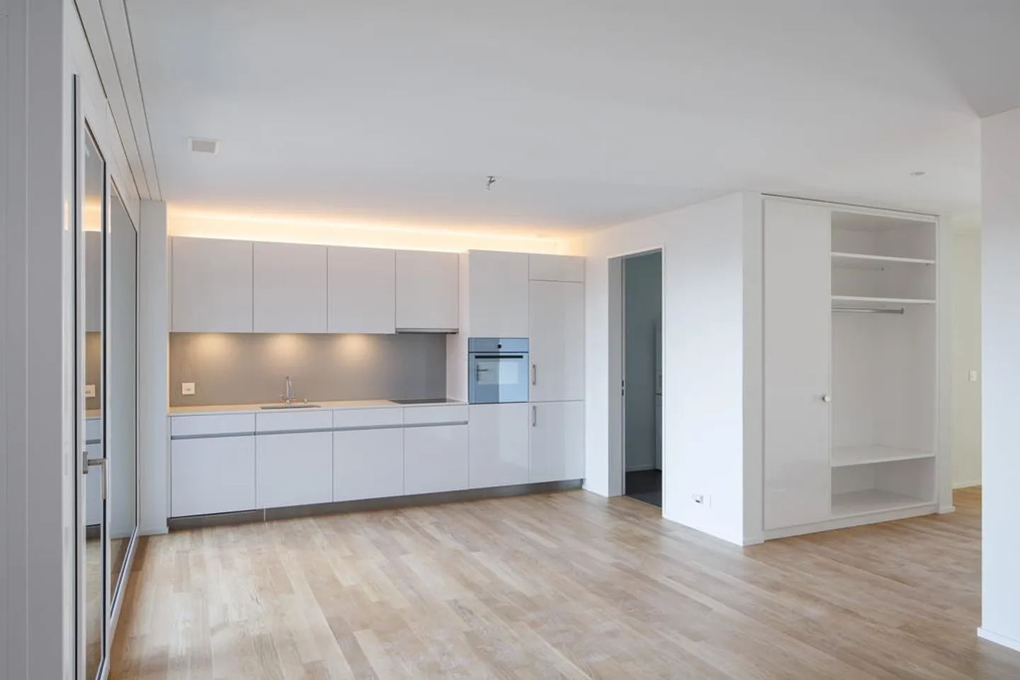 4.5 Room Apartment - Photo 3 of 8