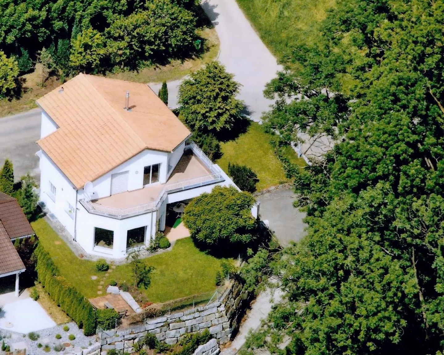 Exklusives 6.5-Zimmer-Haus mit Einliegerwohnung und Panoramaweitsicht - Foto 1 von 30