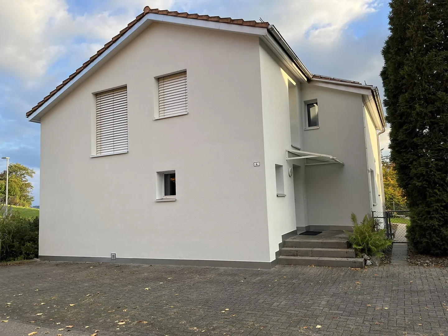 Exklusives 6.5-Zimmer-Haus mit Einliegerwohnung und Panoramaweitsicht - Foto 7 von 30