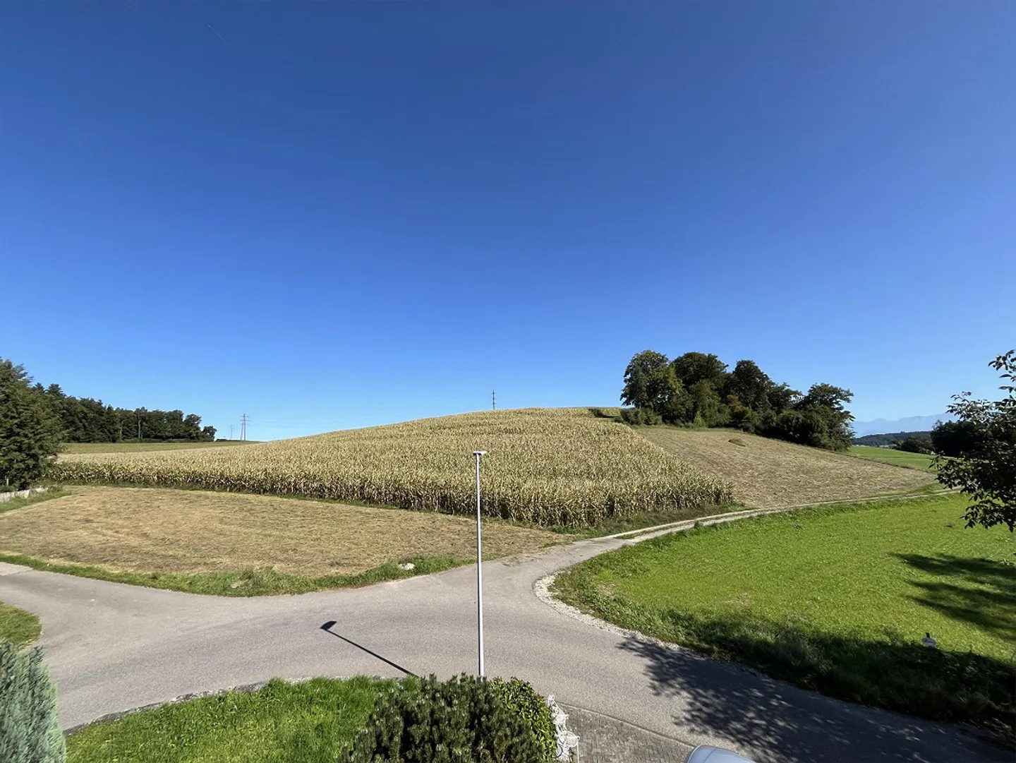 Exklusives 6.5-Zimmer-Haus mit Einliegerwohnung und Panoramaweitsicht - Foto 10 von 30