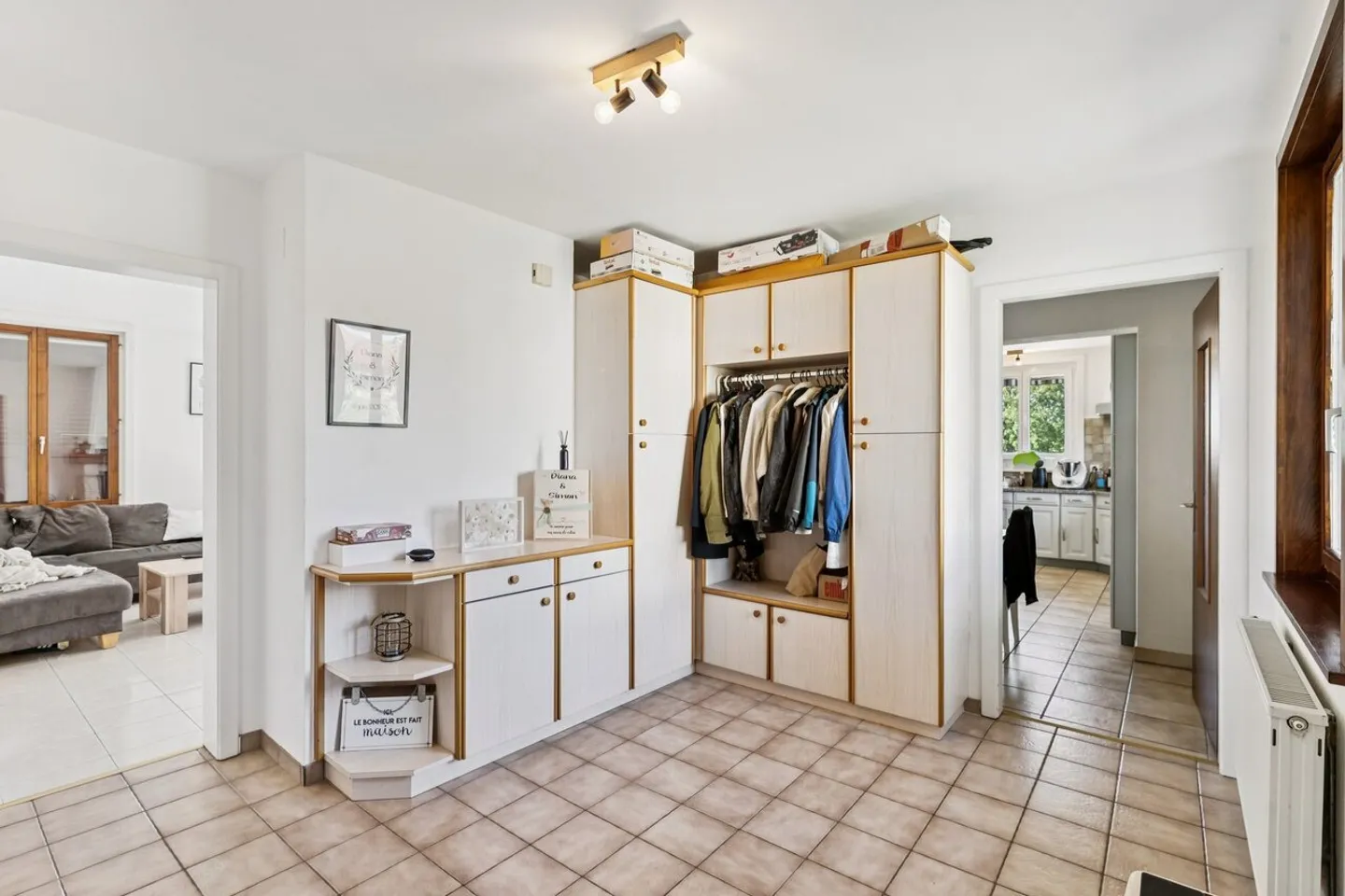 House to renovate with great potential - Photo 3 of 13