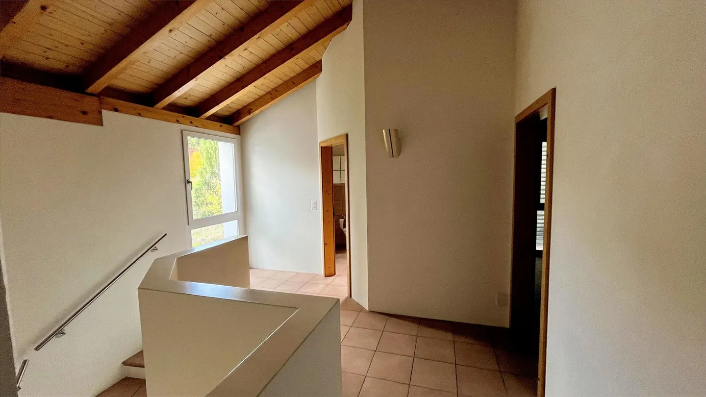 Exklusives 6.5-Zimmer-Haus mit Einliegerwohnung und Panoramaweitsicht - Foto 20 von 30