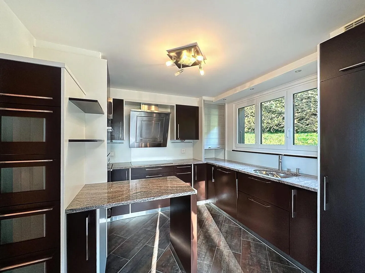 Superbe chalet avec vue panoramique sur le lac et les montagnes ! - Photo 8 sur 12