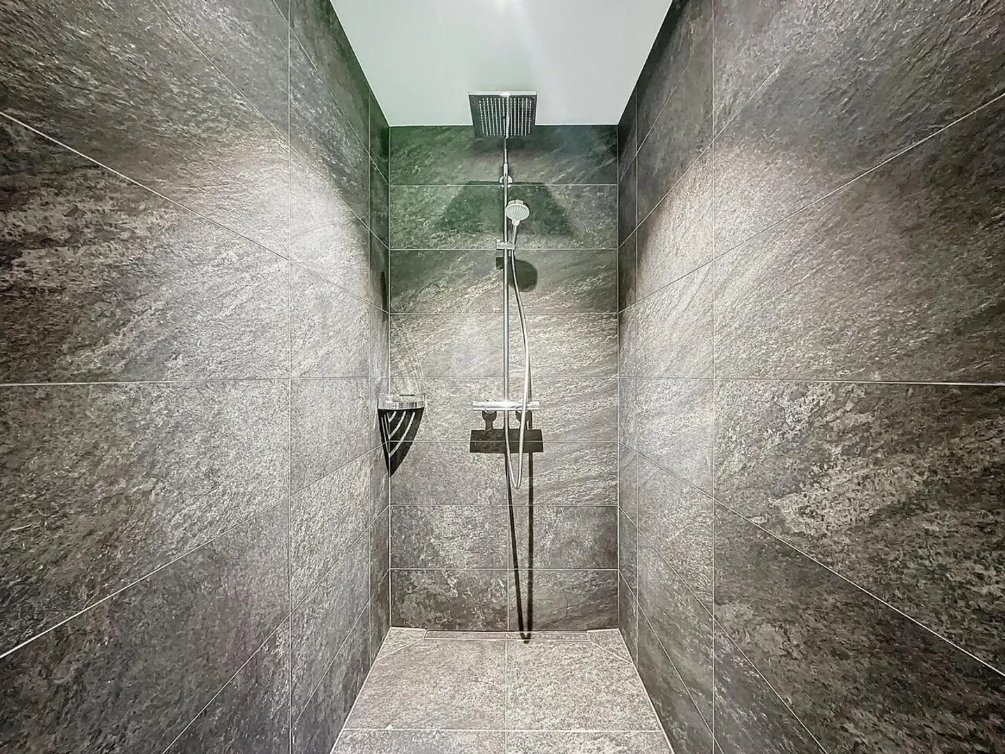 Superbe chalet avec vue panoramique sur le lac et les montagnes ! - Photo 11 sur 12