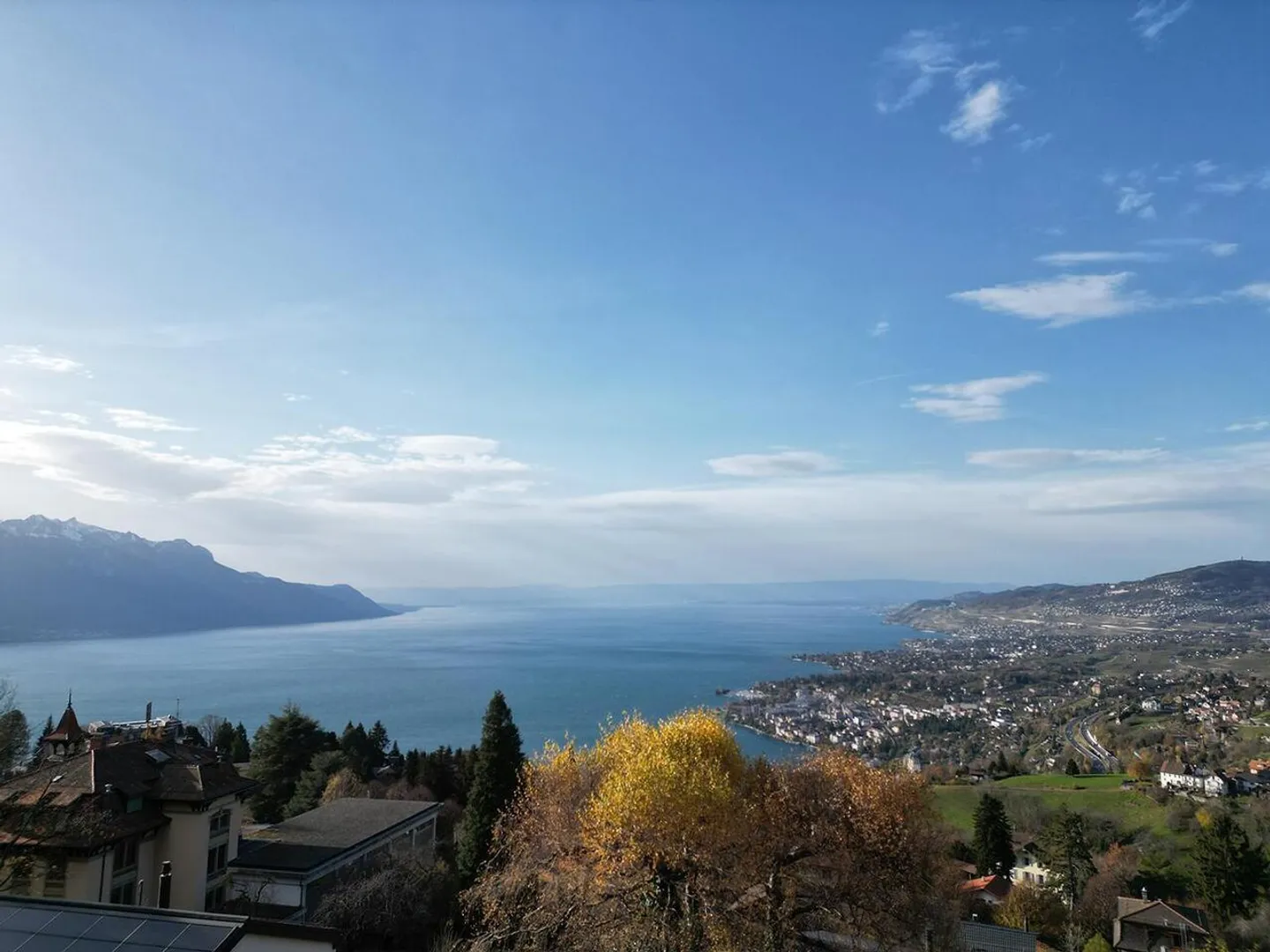 Superbe chalet avec vue panoramique sur le lac et les montagnes ! - Photo 3 sur 12
